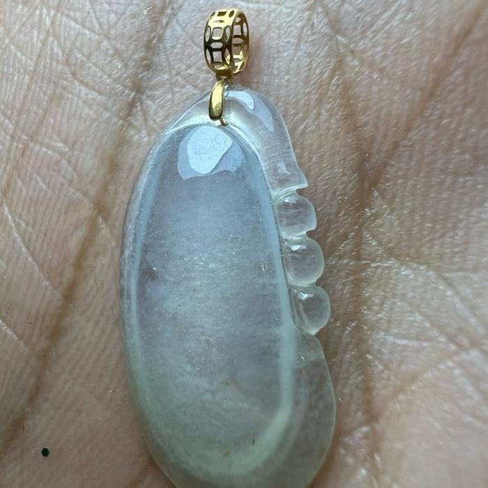 Liontin Giok Burma icy transparent dengan ikat emas 18k - Gambar 7