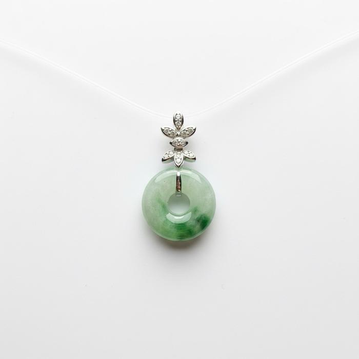 Liontin Giok Burma Floating Green Bentuk Donut – Silver 925 - Gambar 7