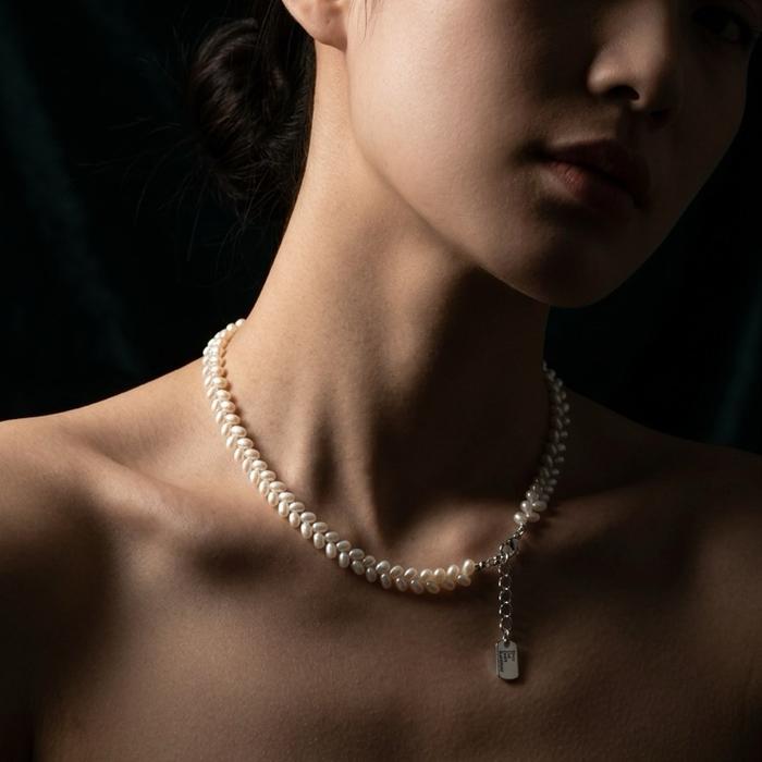 Crysjade Kalung Mutiara Rice Shape White Edition Asli Air Tawar dari Zhuji Zhejiang China dengan Luster Elegan dan Bentuk Oval Memanjang untuk Berbagai Kesempatan - Gambar 5