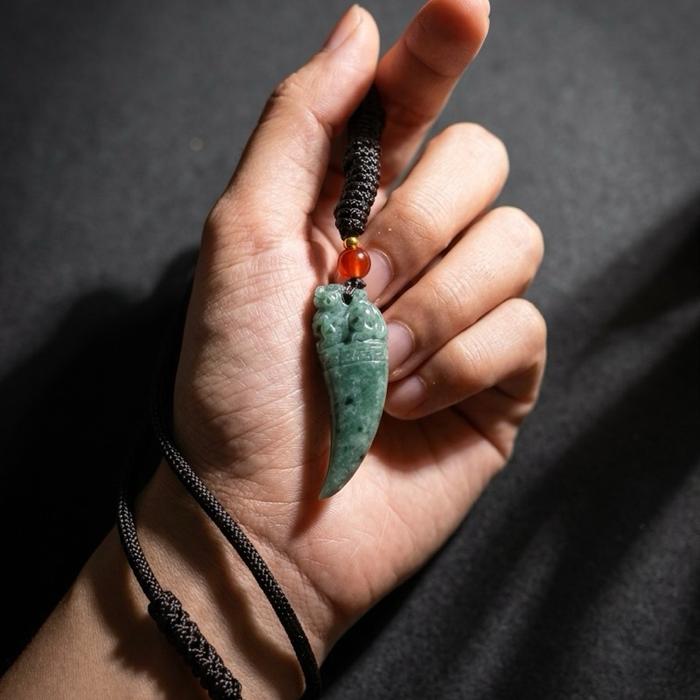 Liontin Giok Burma Type A Dragon Fang dengan Pixiu - Gambar 2