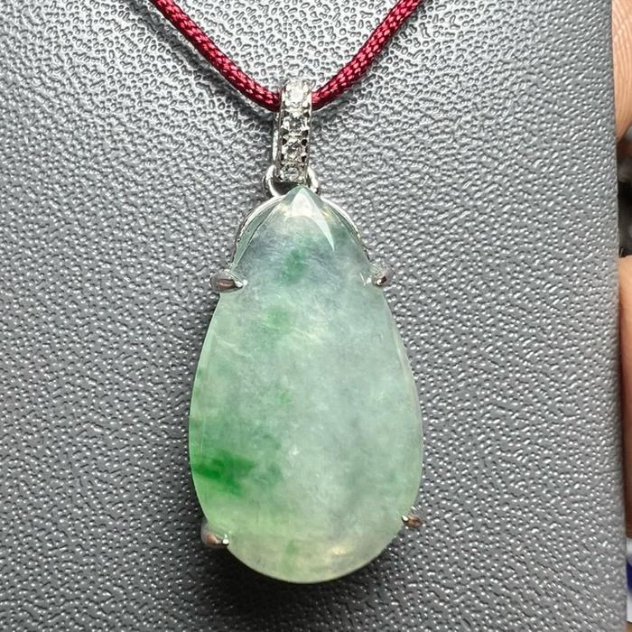 Liontin Burma Jade Tear Drop Floating Green dengan Silver 925 - Gambar 2