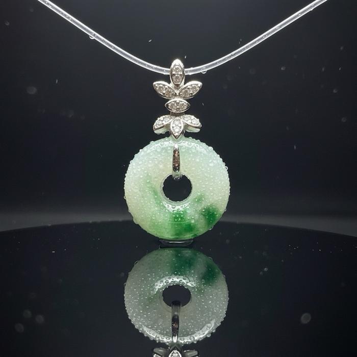 Liontin Giok Burma Floating Green Bentuk Donut – Silver 925