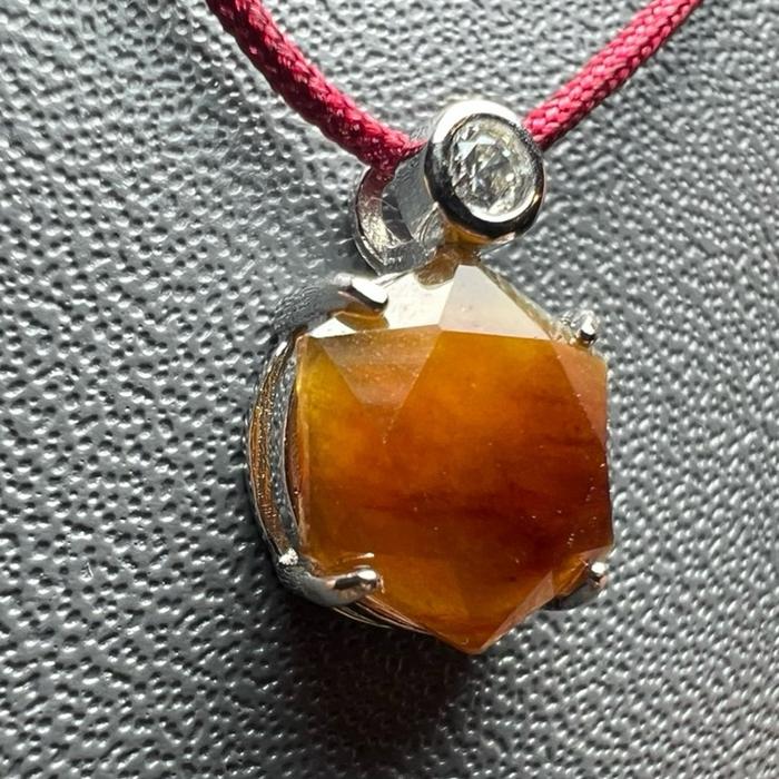 Liontin Yellow Jade Burma Cutting Diamond dengan Silver 925 - Gambar 7