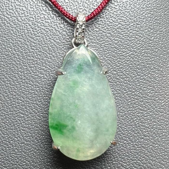 Liontin Burma Jade Tear Drop Floating Green dengan Silver 925 - Gambar 4