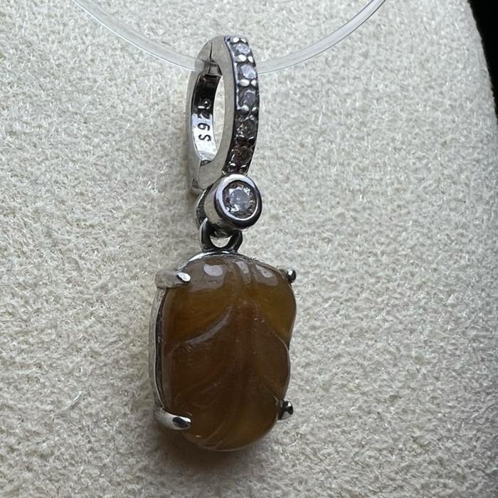 Liontin Giok Burma Bentuk Daun – Rare Yellow Jade Silver 925 - Gambar 3