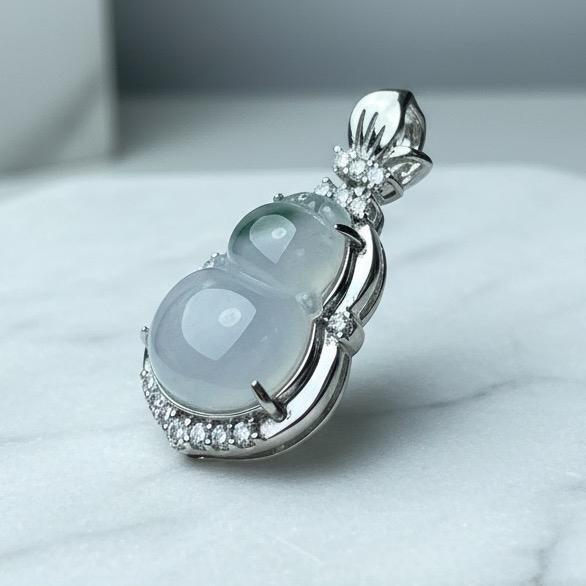 Liontin Hulu Floating Hijau – Minimalis Elegan