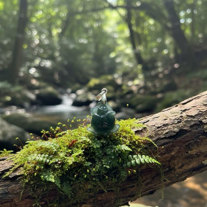 Liontin Bunga Mekar Giok Guatemala - Gambar 5