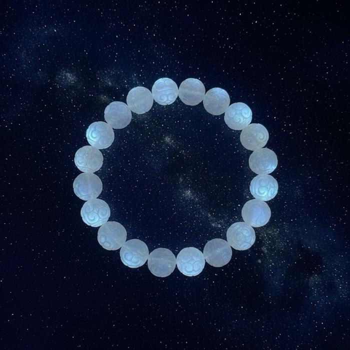 Blue Moonstone Top Quality – Lucky Cloud Gelang dengan Kilau Biru Lembut dan Desain Lucky Cloud untuk Kesan Anggun dan Eksklusif - Gambar 2