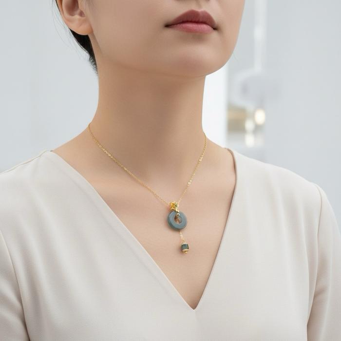 Liontin Giok Burma Tipe A