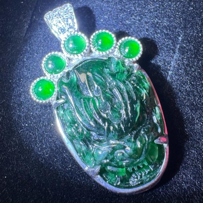 Liontin Giok Burma Type A – Carving Naga Mahkota - silver 925 - Gambar 4