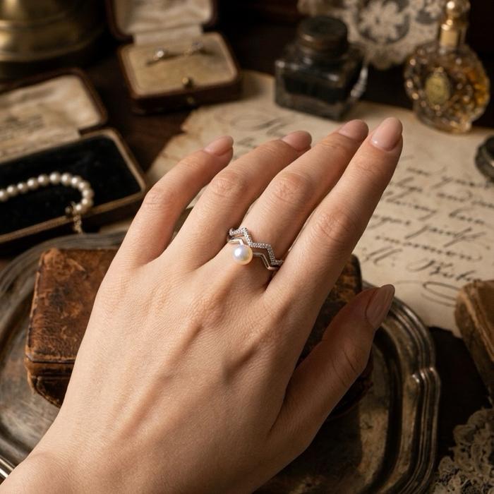 Cincin Mutiara Asli Air Tawar Rainbow Luster – Silver 925 Adjustable Cincin mutiara asli air tawar dengan Rainbow Luster yang memancarkan pantulan warna-warni alami saat terkena cahaya. - Gambar 4