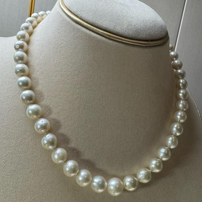 Crysjade Kalung Mutiara Asli Air Tawar Batch 2 Cream Color Graduated Pearl High Luster 8,2-11,1 mm 44 cm Zhuji Zhejiang China - Gambar 6